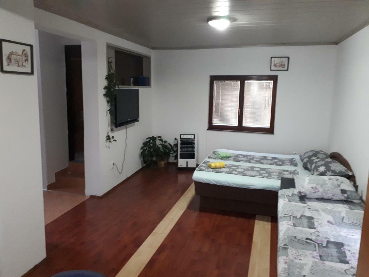 Centar Apartamento Saraievo Exterior foto