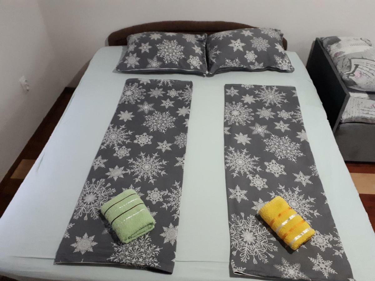 Centar Apartamento Saraievo Exterior foto